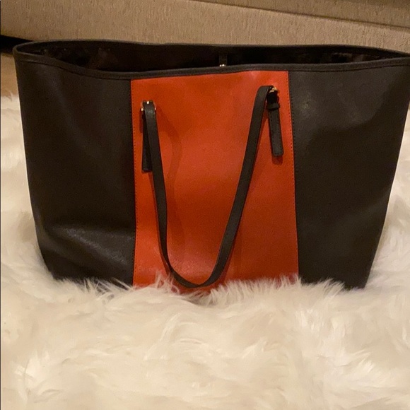 SALE MK Large Tote - Picture 3 of 6